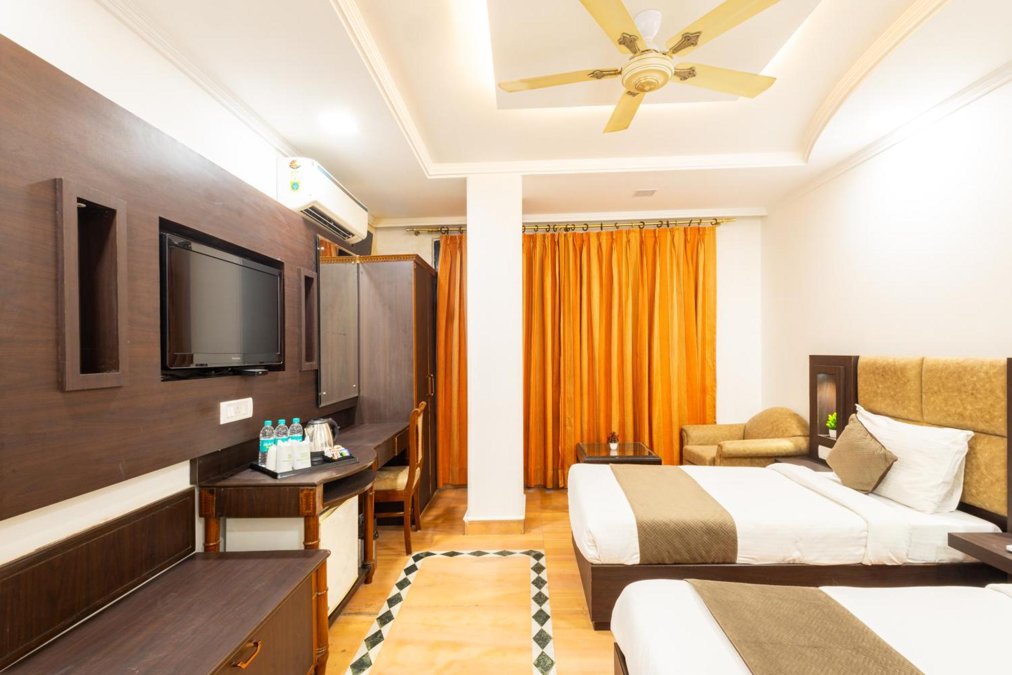 Hotel Panickers Residency - Ajmal Khan Market Near Karol Bagh Metro Delhi  Exterior photo