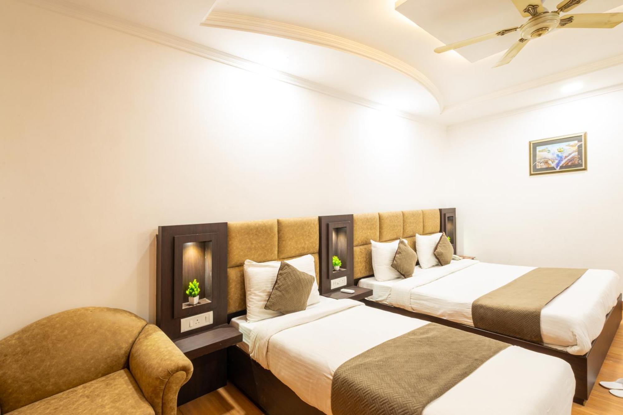 Hotel Panickers Residency - Ajmal Khan Market Near Karol Bagh Metro Delhi  Exterior photo