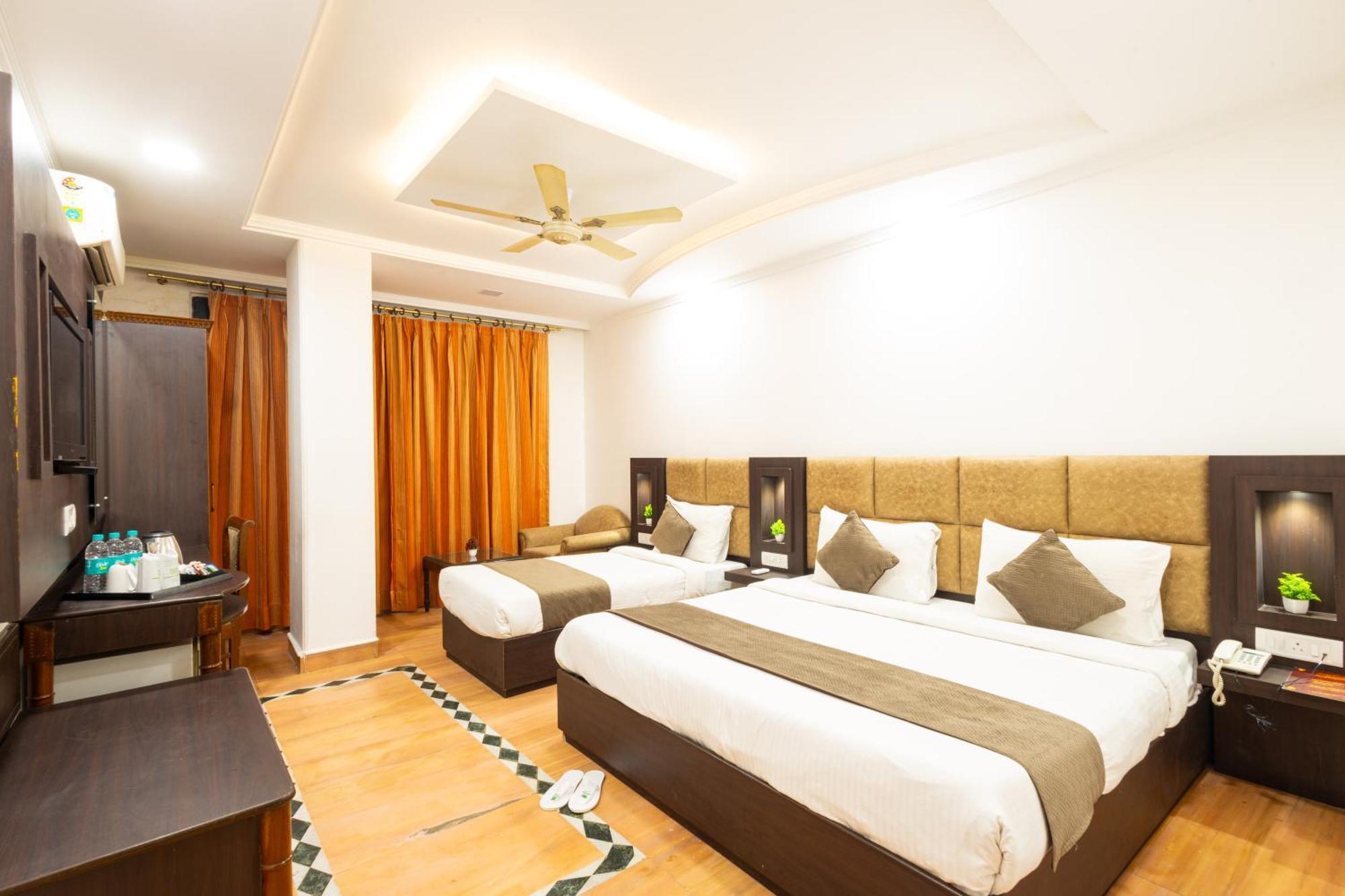 Hotel Panickers Residency - Ajmal Khan Market Near Karol Bagh Metro Delhi  Exterior photo